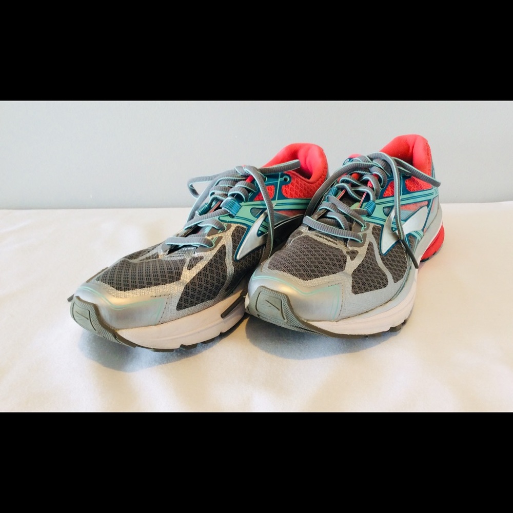 Brooks Revenna 7 - Picture 3 of 9